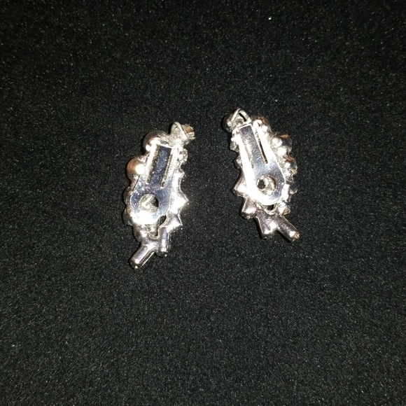 Vintage Rhinestone Cluster Earrings - Picture 6 of 6